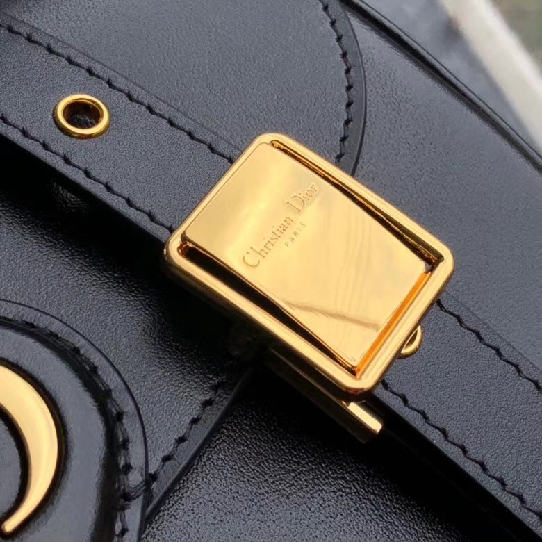 D*or medium bobby bag in black calfskin