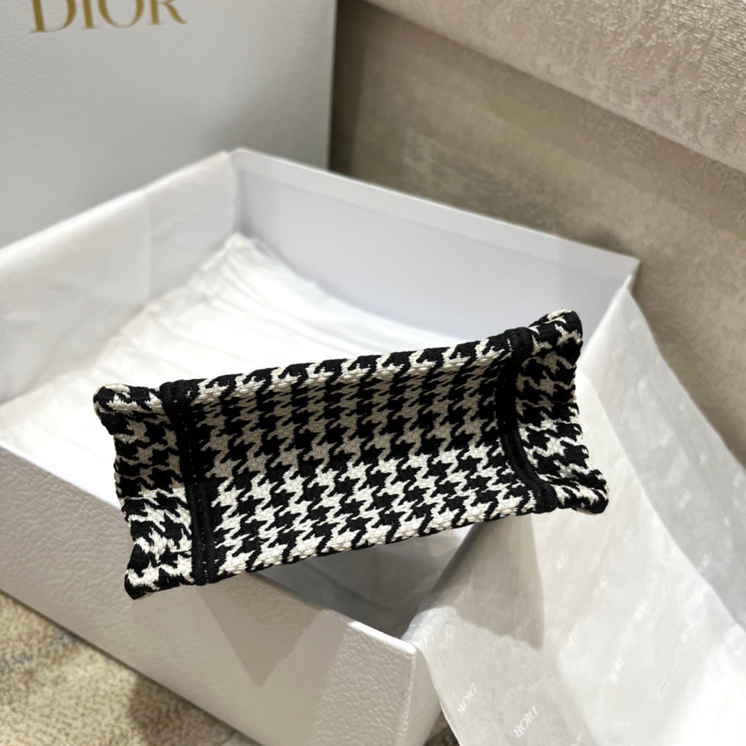 D*or mini book tote phone bag in micro houndstooth embroidery