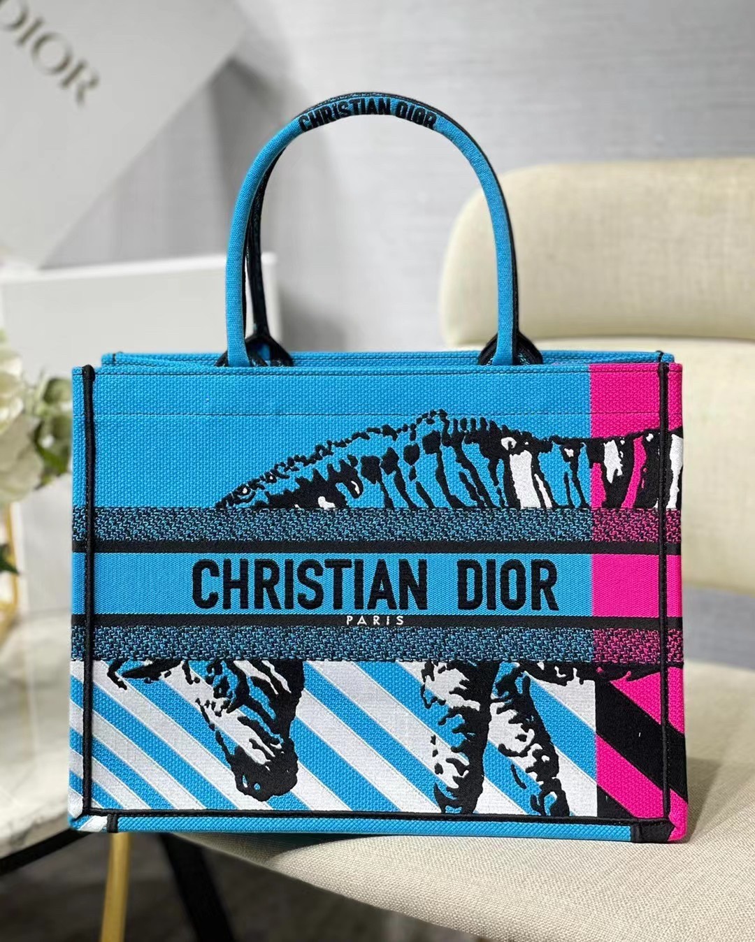 D*or medium book tote bag in blue d-jungle pop embroidery