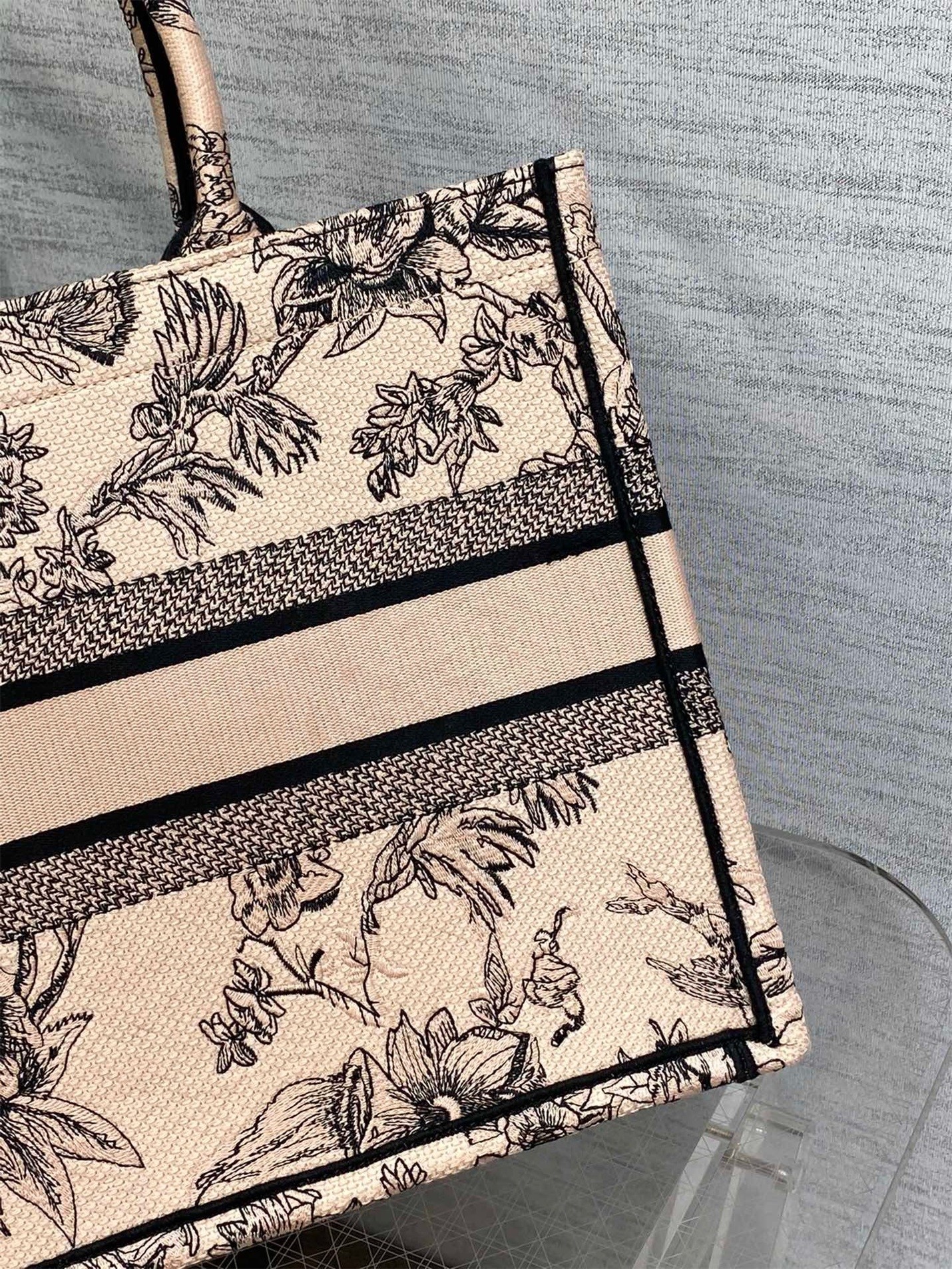 D*or medium book tote bag in powder pink jardin botanique embroidery