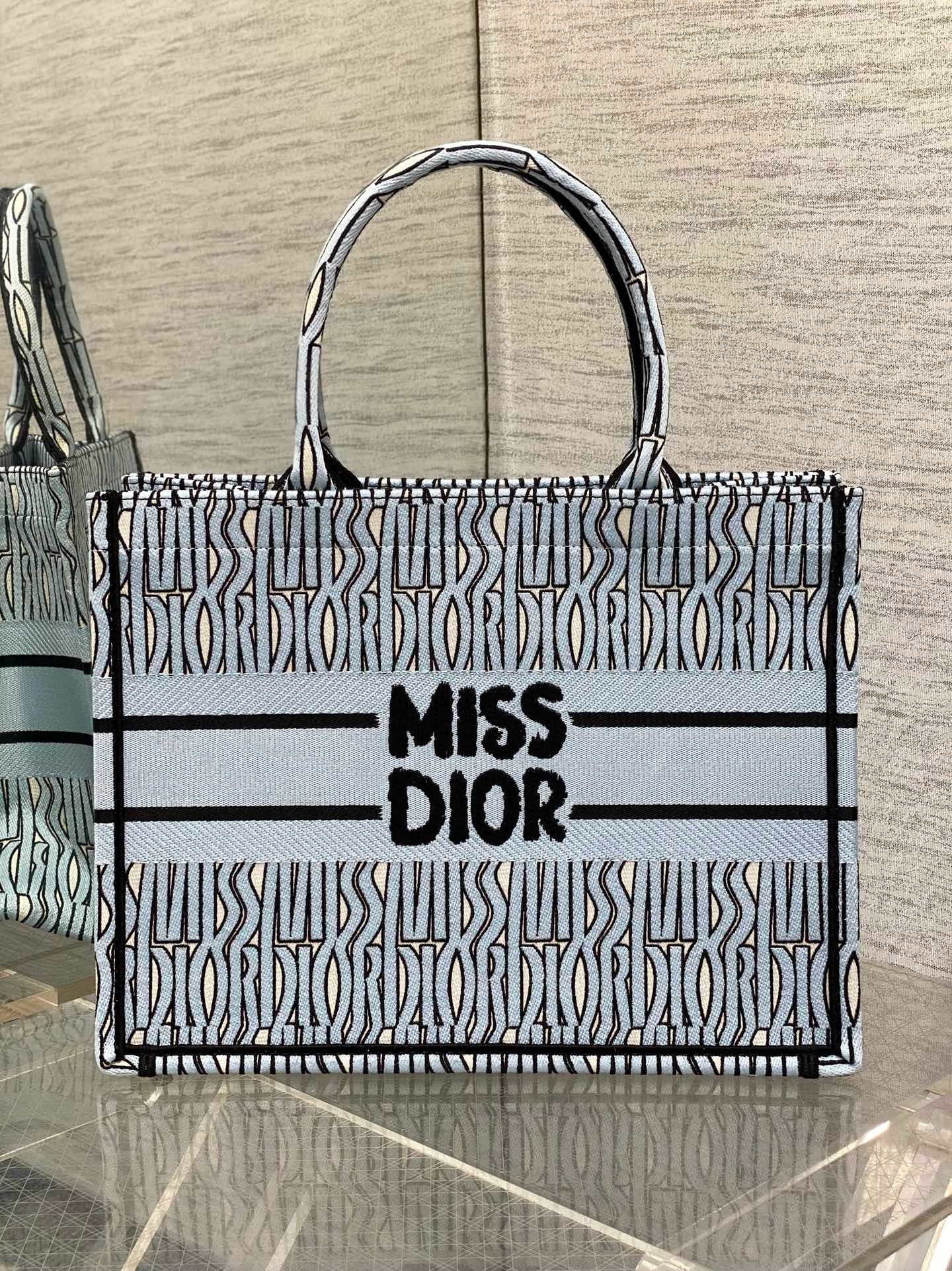 D*or medium book tote bag in blue miss D*or allover embroidery