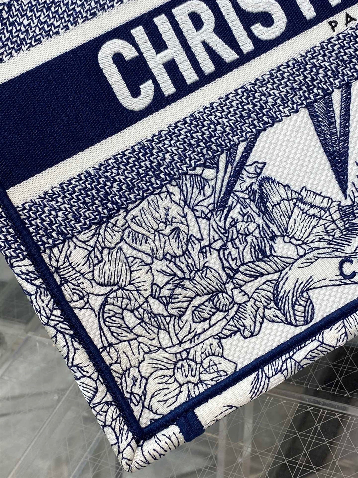 D*or medium D*or book tote in white and blue rêve d