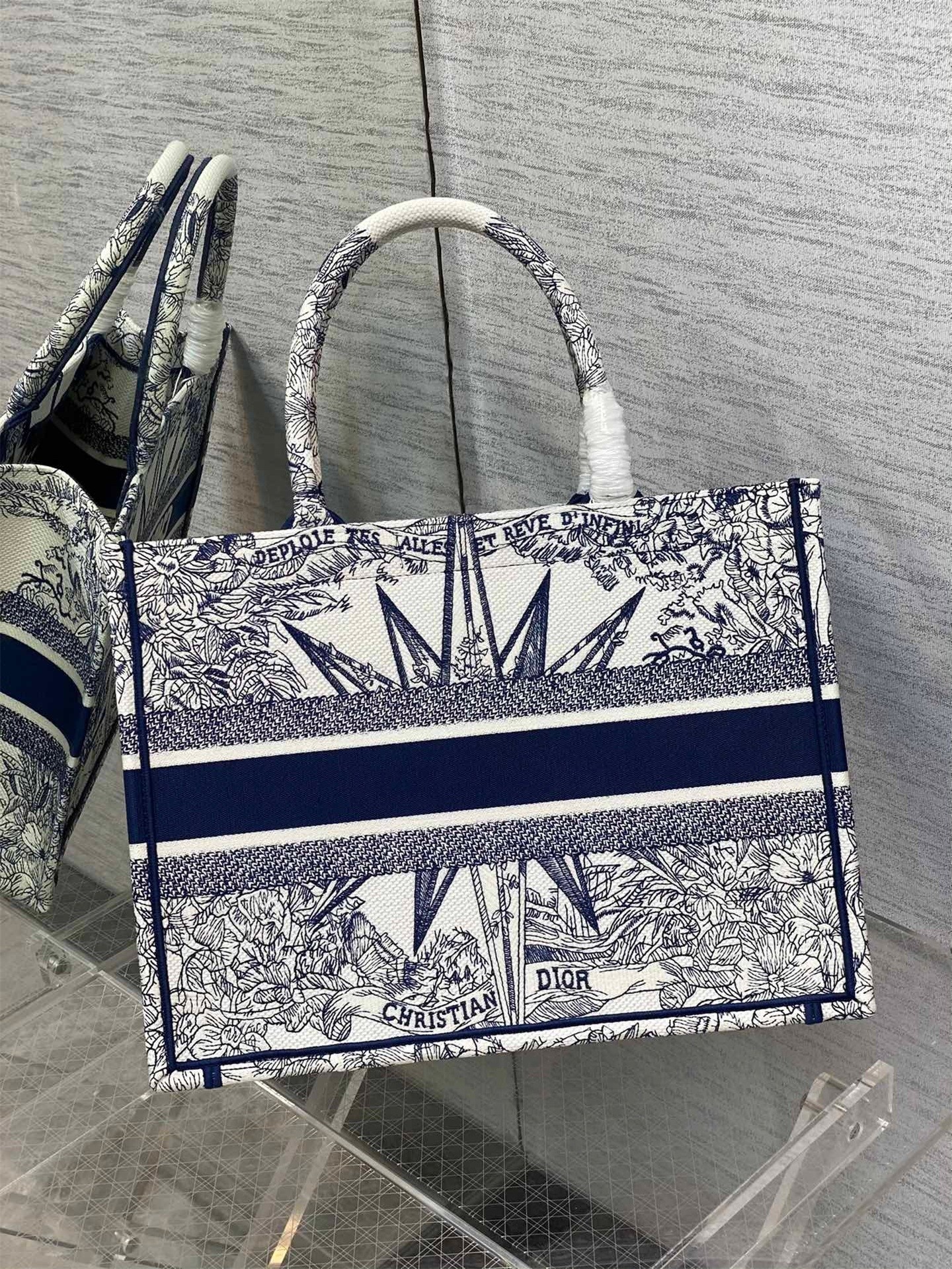 D*or medium D*or book tote in white and blue rêve d