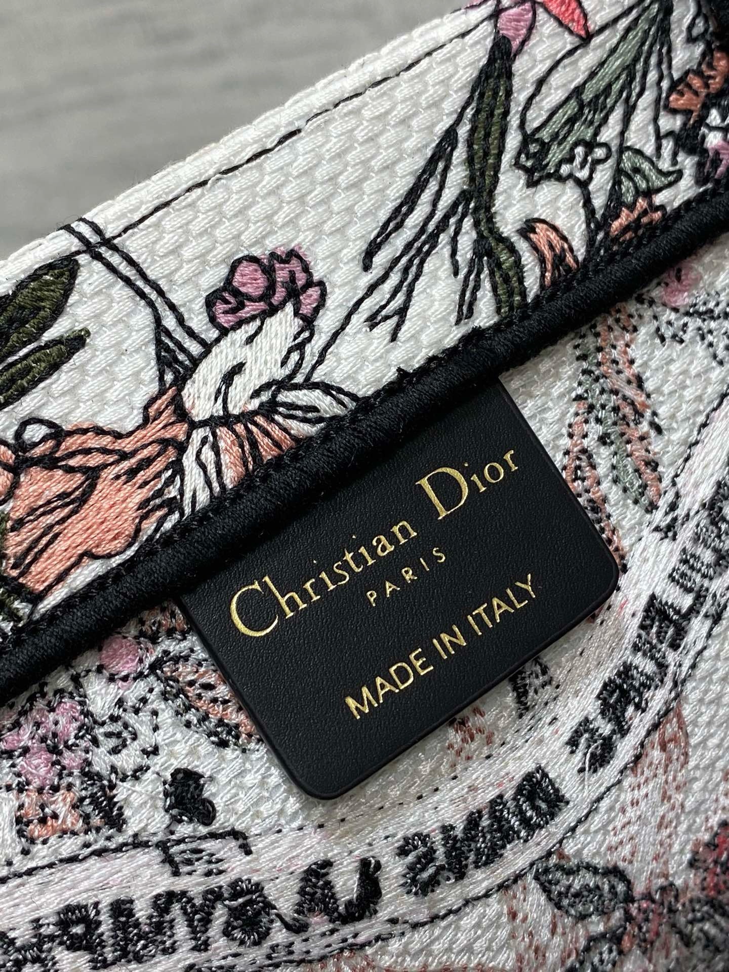 D*or medium book tote bag in D*or 4 saisons printemps soleil embroidery