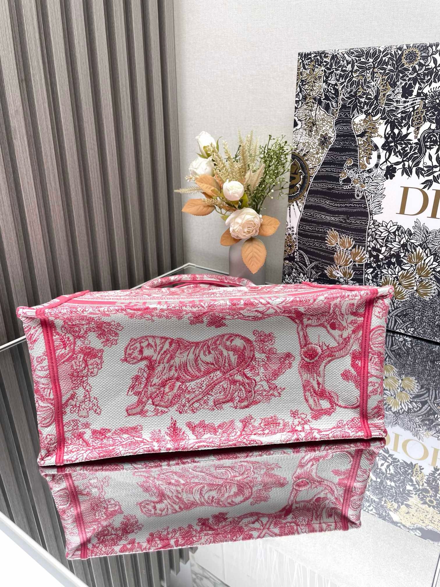 D*or medium D*oriviera book tote in pink toile de jouy embroidery