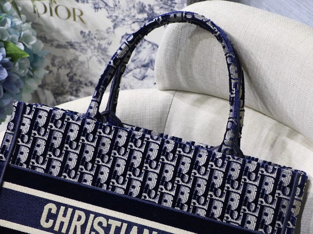 D*or small book tote bag in blue oblique embroidered velvet