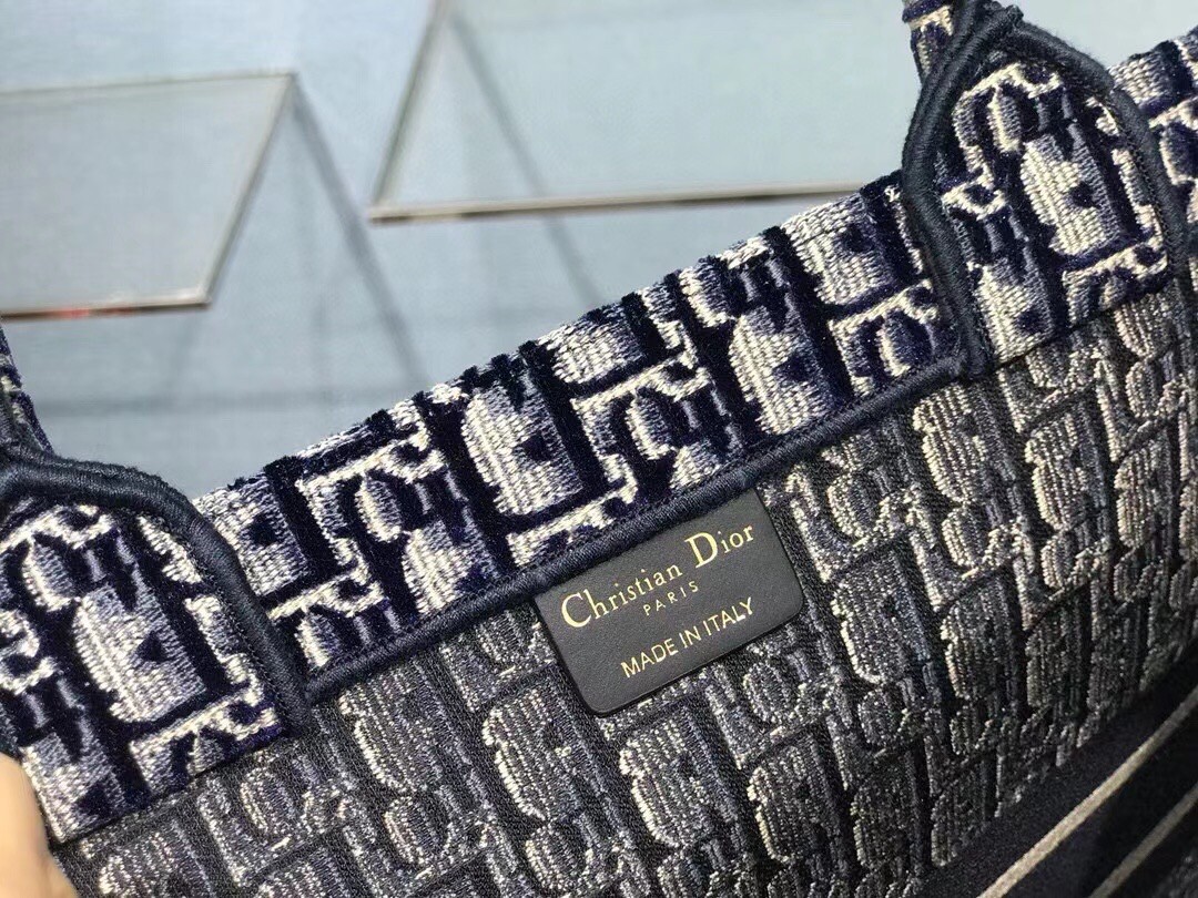 D*or small book tote bag in blue oblique embroidered velvet