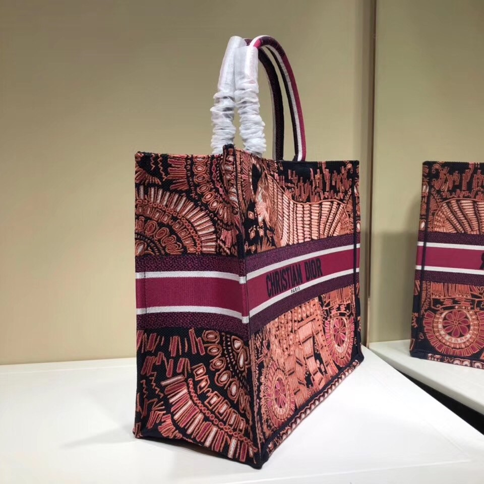 D*or book tote bag in fuchsia animals embroidered canvas