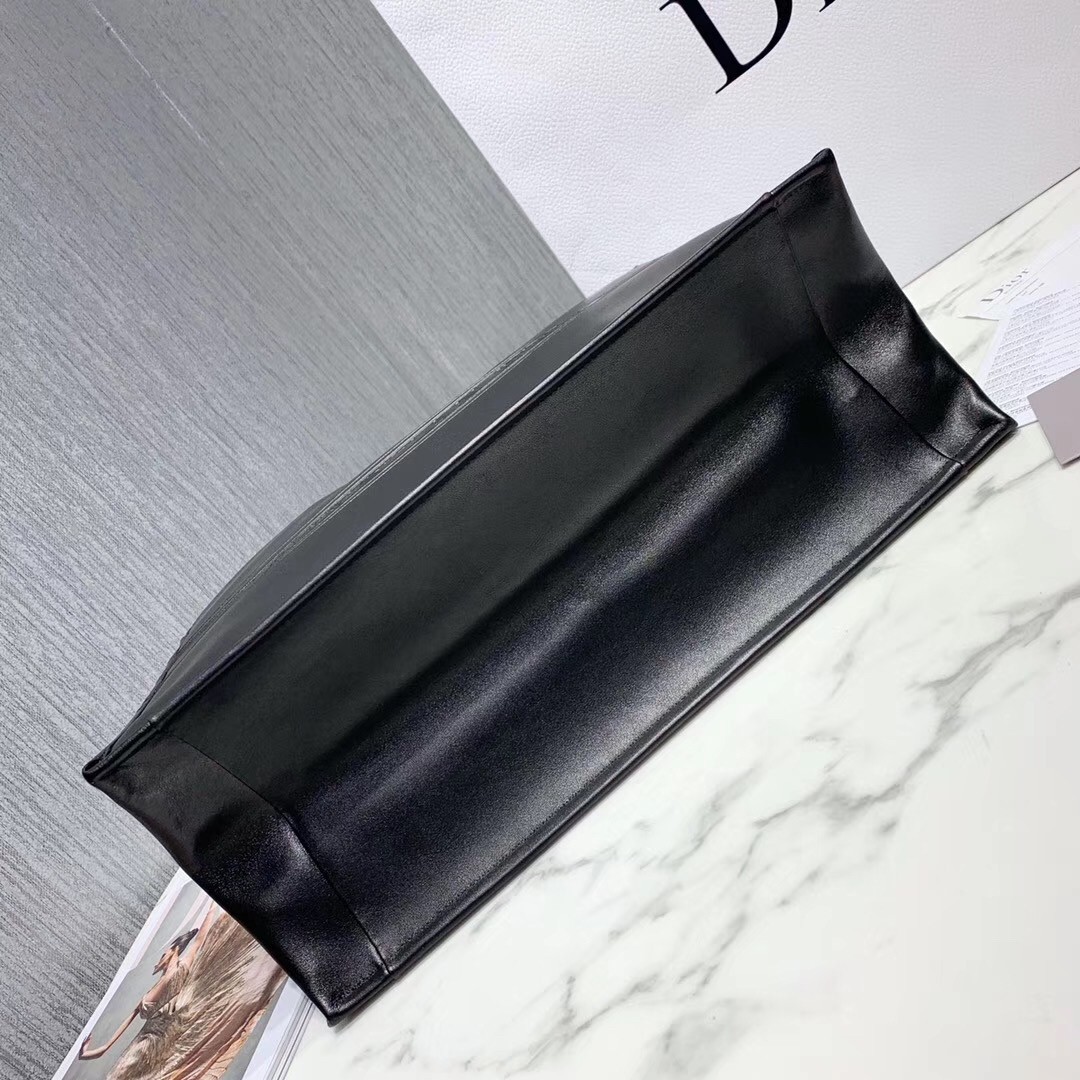 D*or book tote bag in black smooth calfskin