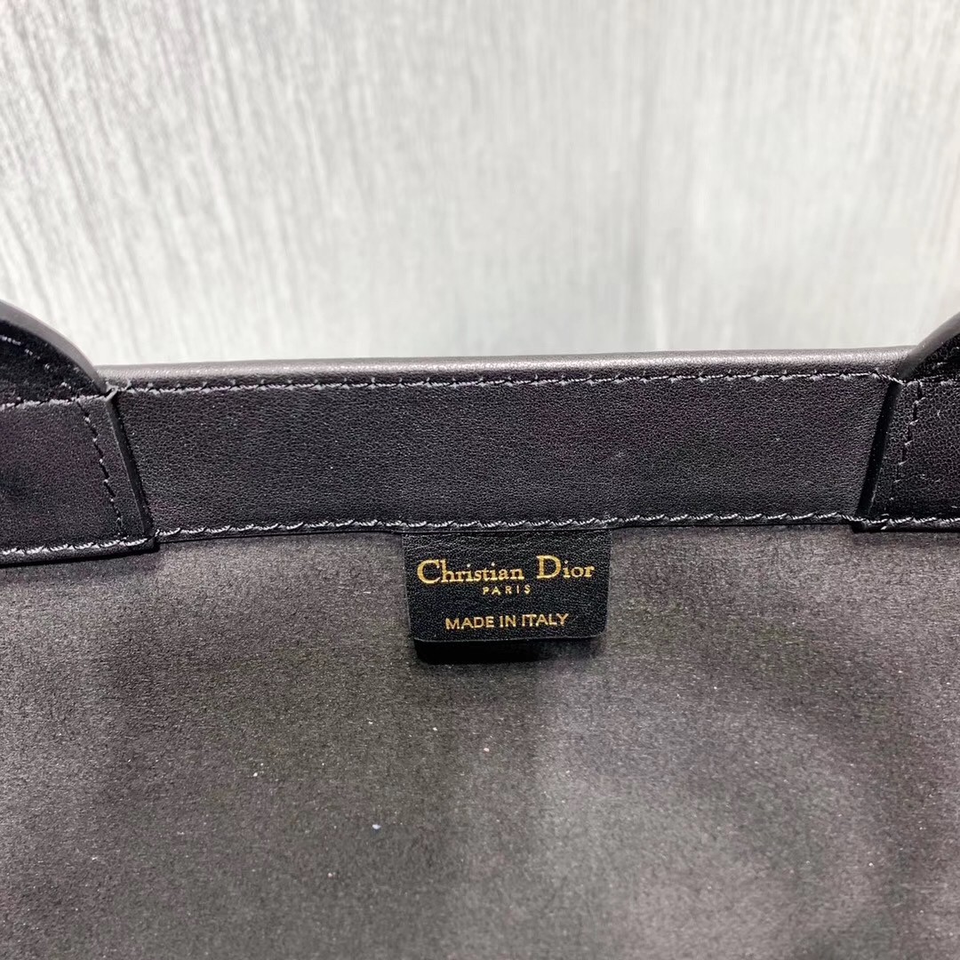 D*or book tote bag in black smooth calfskin