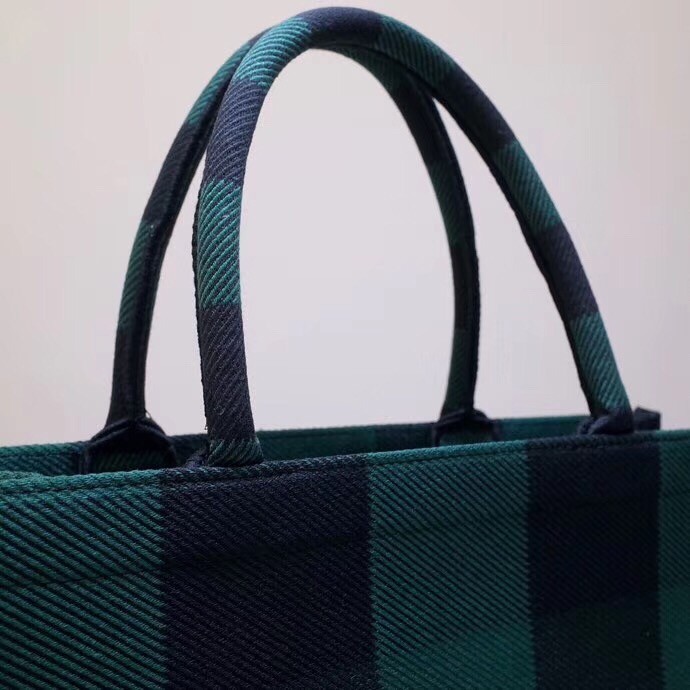 D*or book tote bag in green/black check embroidered canvas