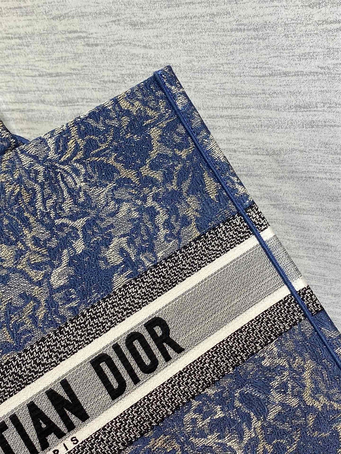 D*or large book tote bag in blue brocart denim-effect embroidery