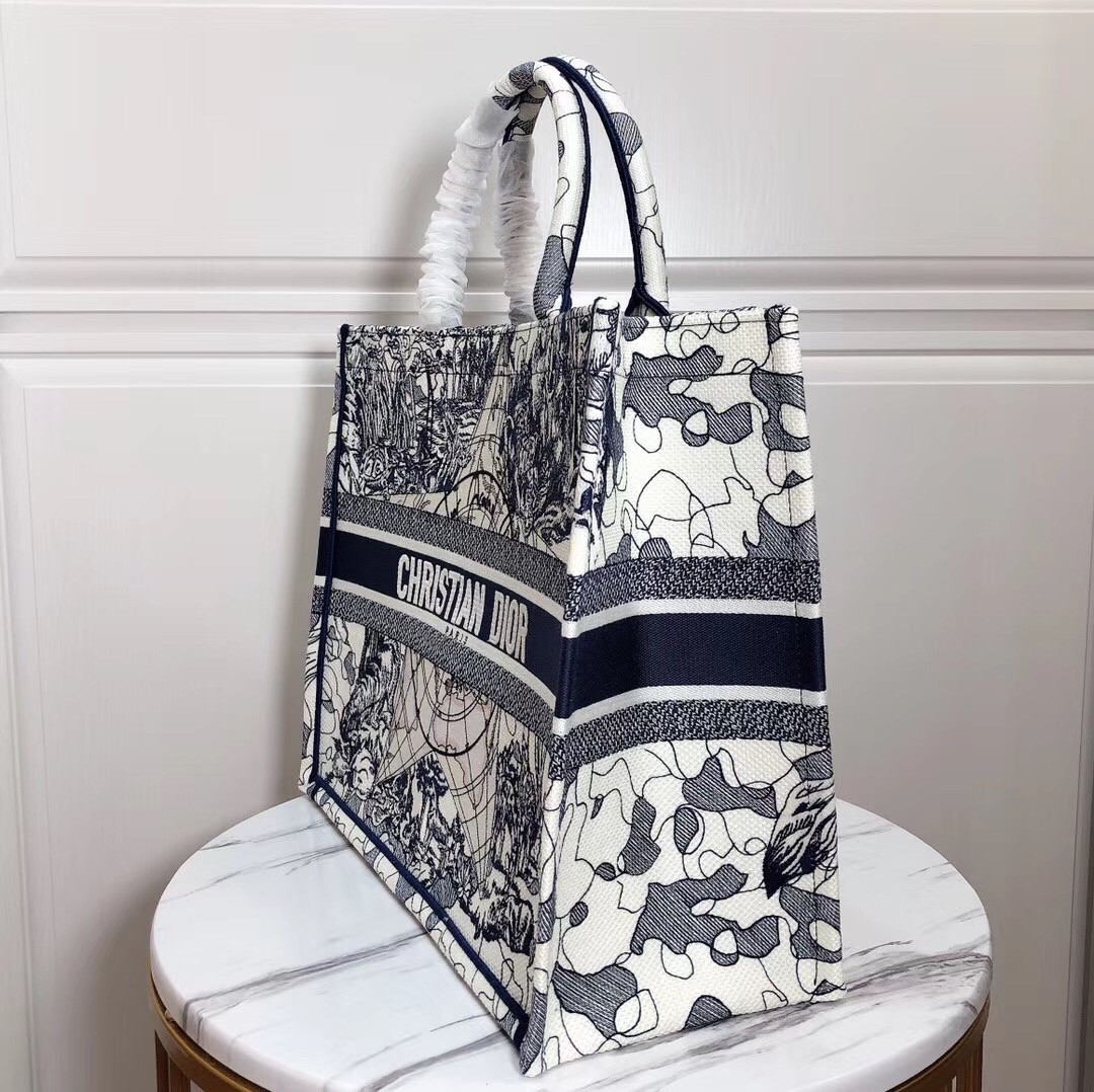 D*or book tote bag in blue around the world embroidered canvas