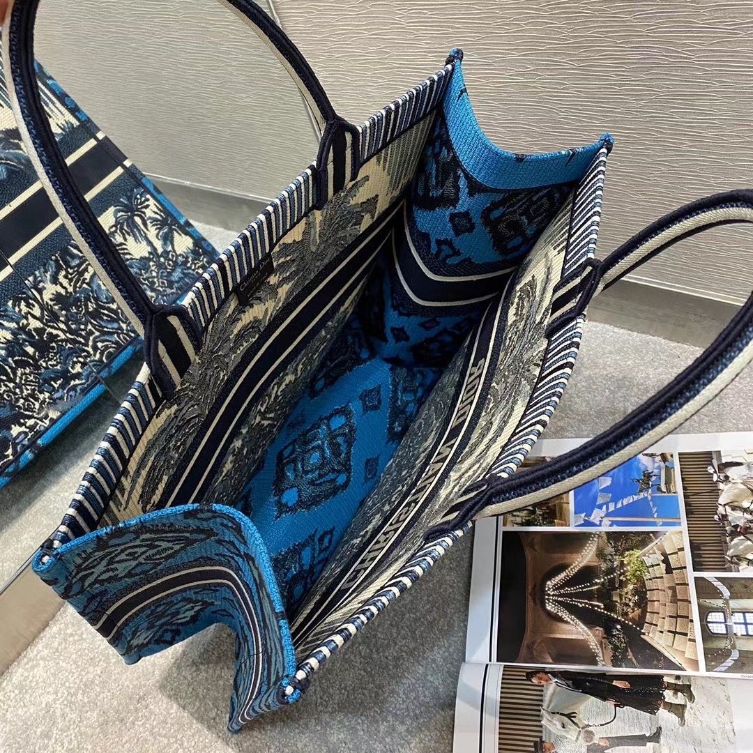 D*or book tote bag in blue D*or palms embroidery