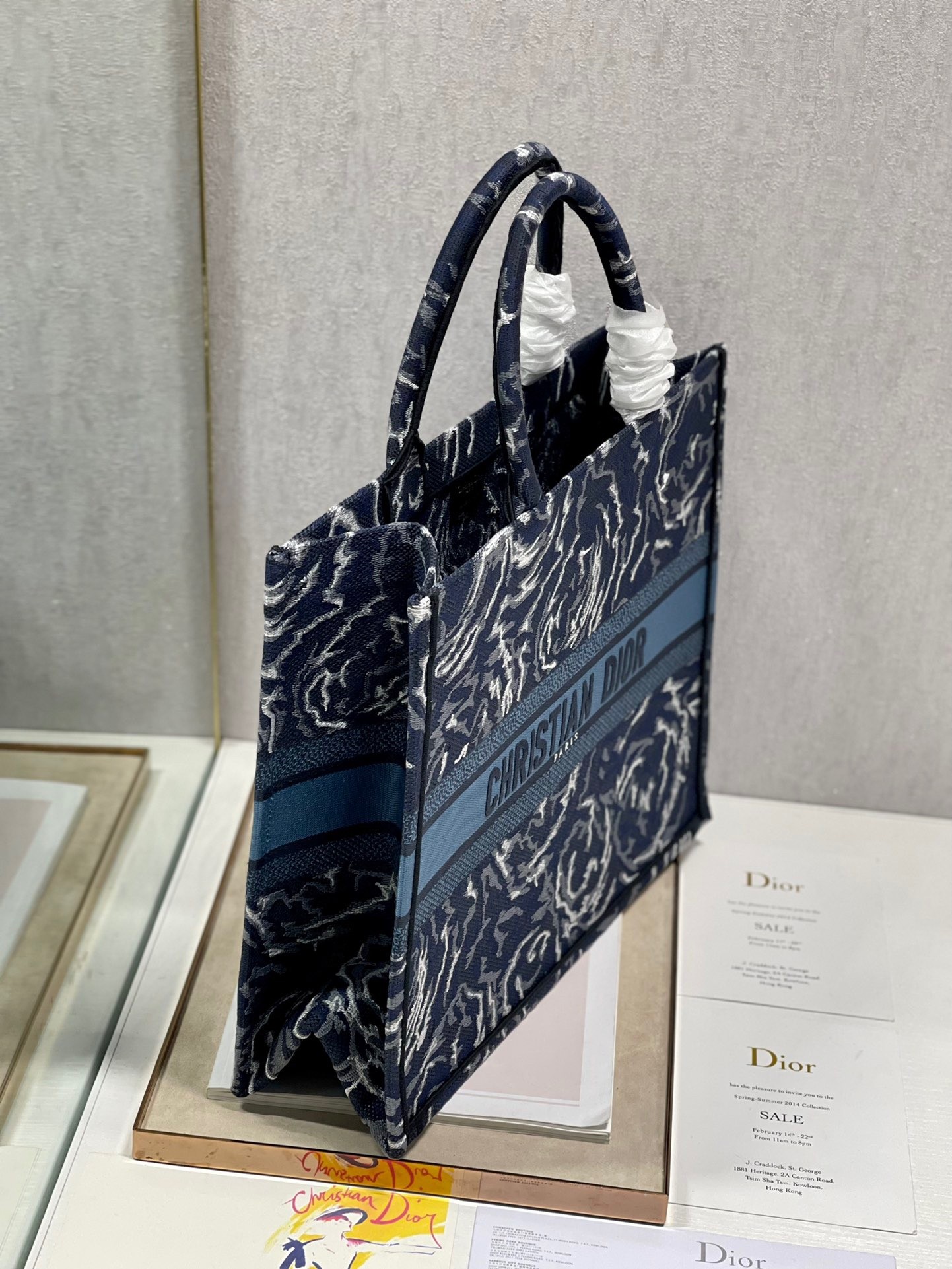 D*or large book tote in blue D*or roses embroidery