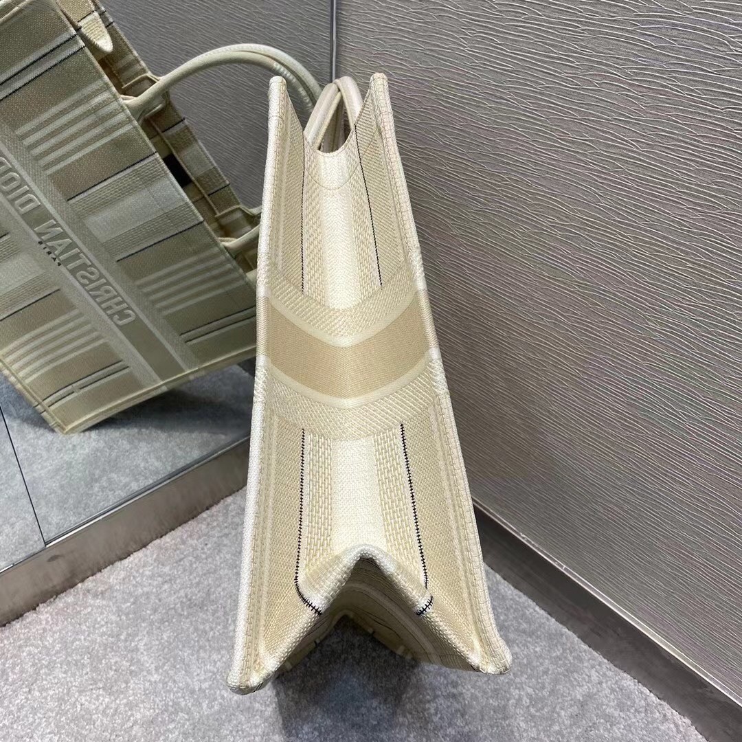 D*or book tote bag in beige stripes embroidery