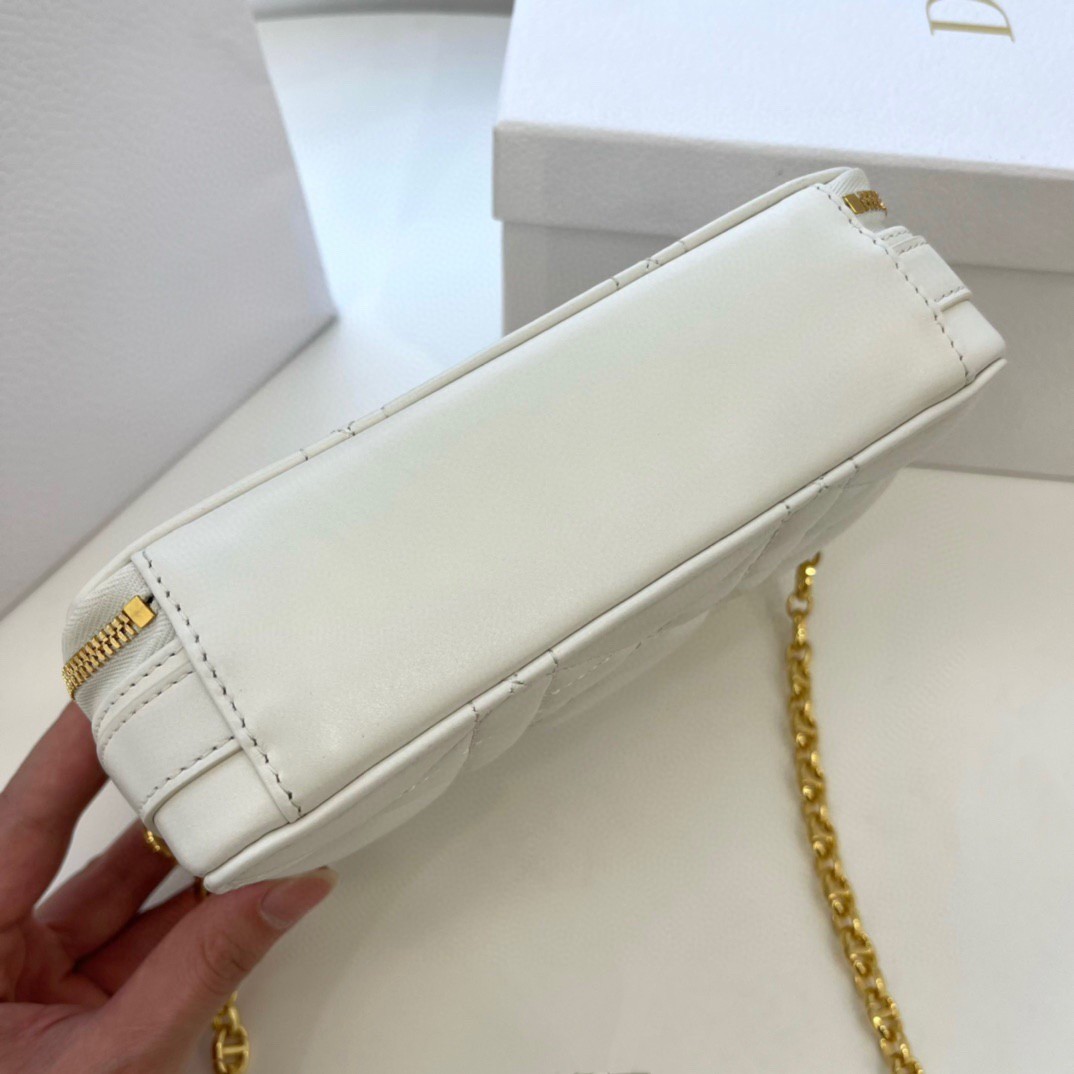 D*or caro box bag with chain in white macrocannage calfskin