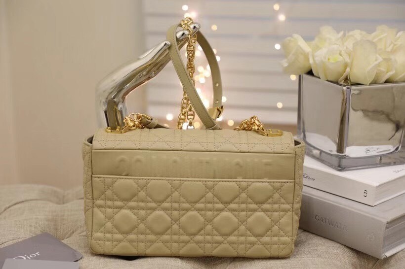 D*or caro medium bag in beige cannage calfskin