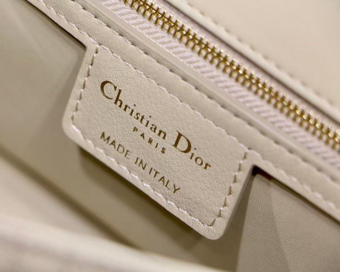 D*or caro medium bag in beige cannage calfskin