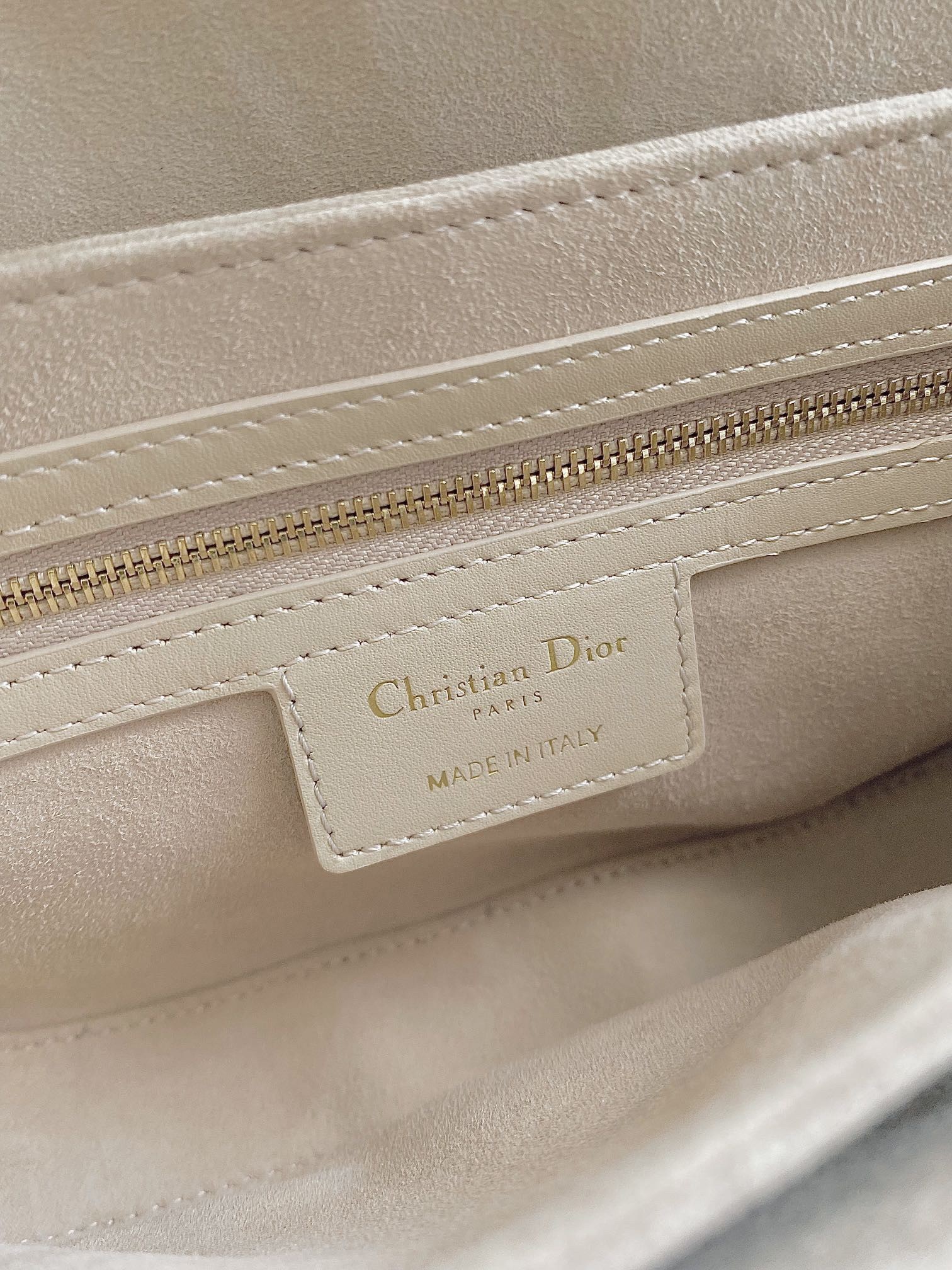 D*or cd signature chain bag in beige calfskin