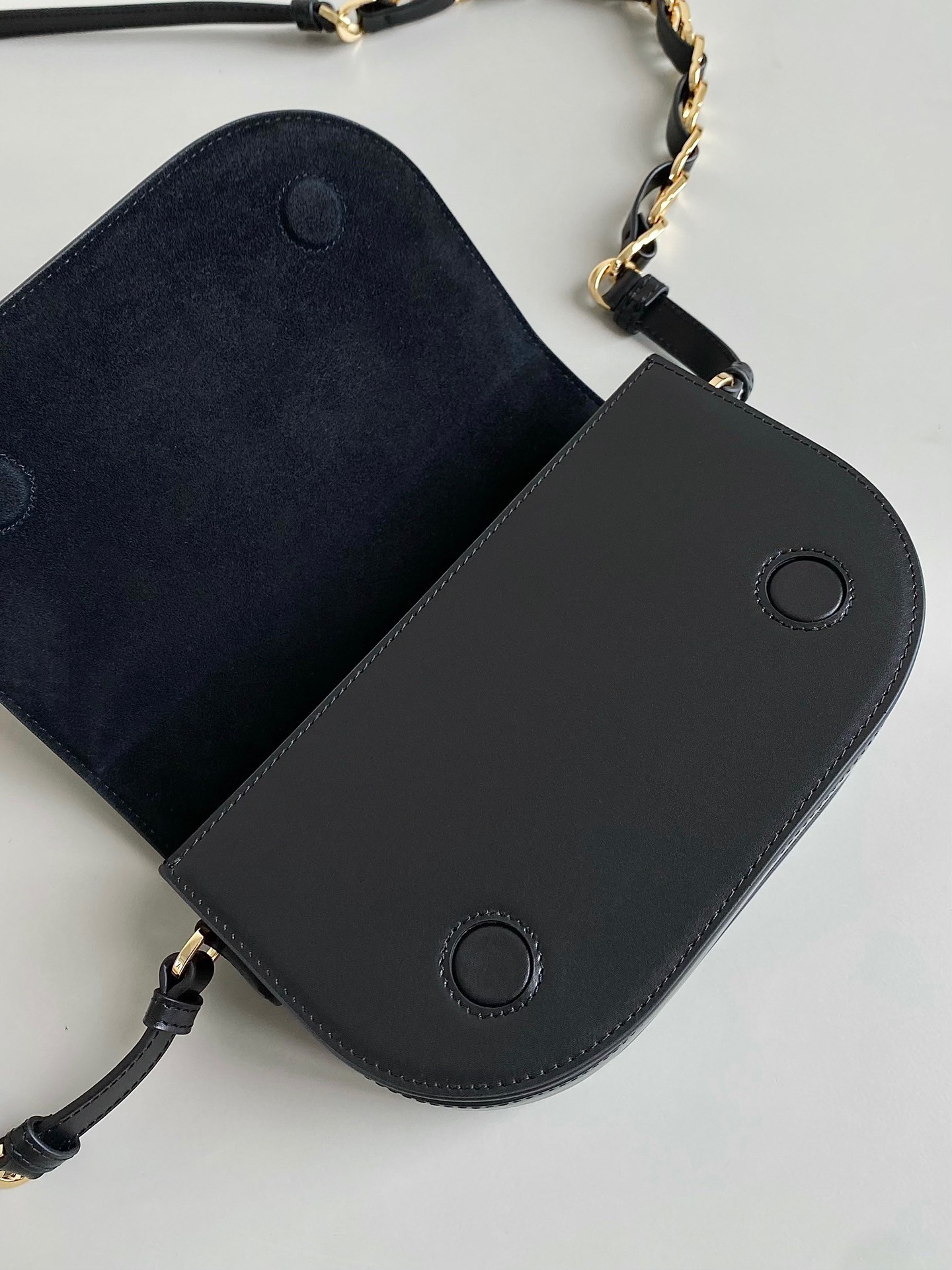 D*or cd signature chain bag in black calfskin