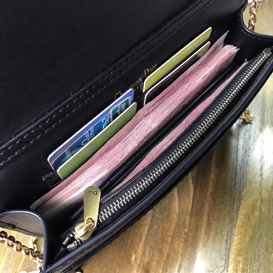 D*or black j’aD*or wallet on chain pouch