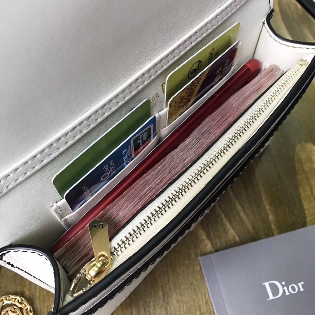 D*or white j’aD*or wallet on chain pouch