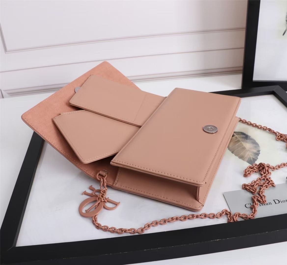 d*or lady d*or pouch in poudre Di*m*nd calfskin