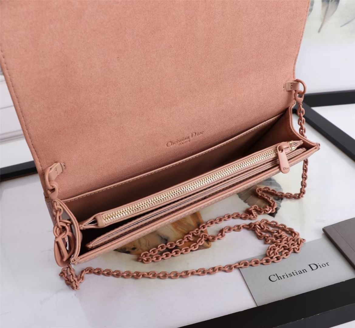 d*or lady d*or pouch in poudre Di*m*nd calfskin