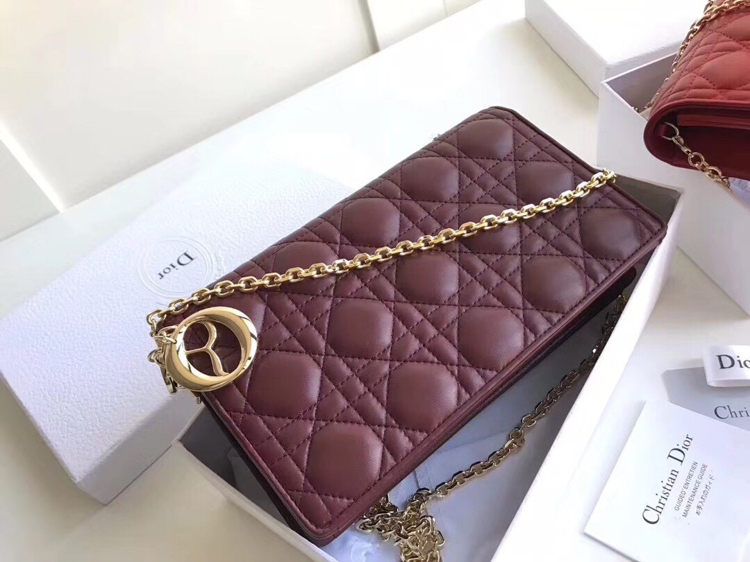 D*or lady D*or clutch with chain in bordeaux lambskin