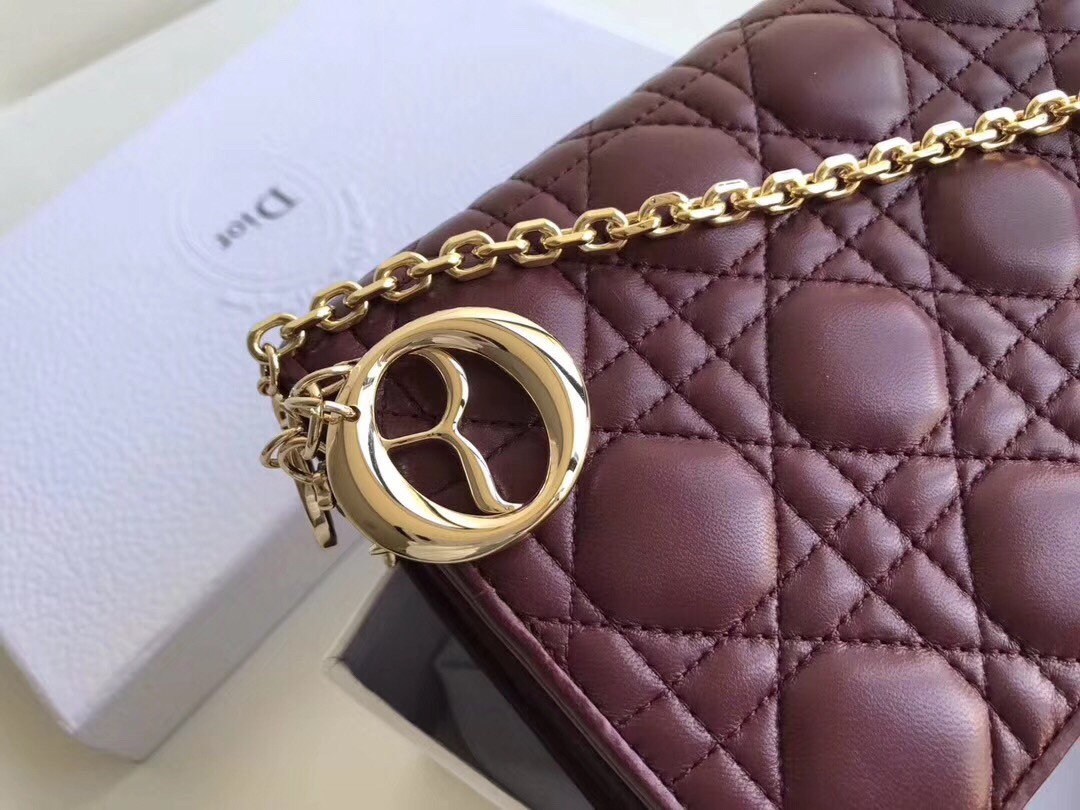 D*or lady D*or clutch with chain in bordeaux lambskin