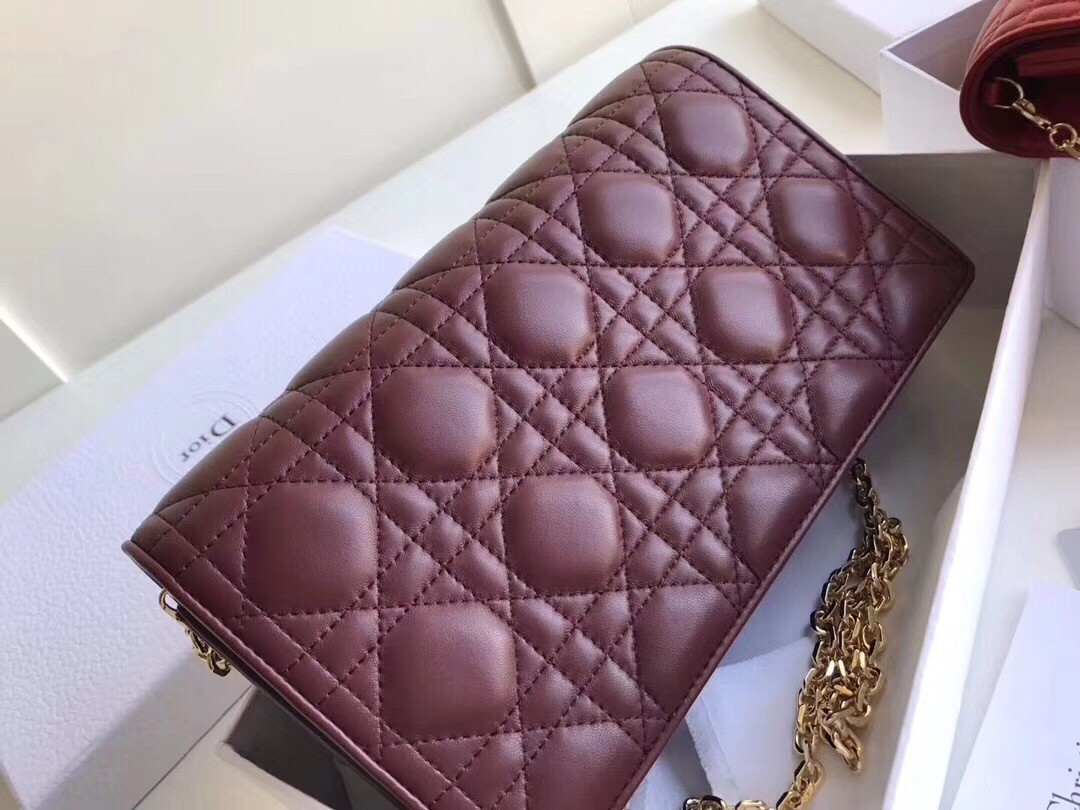 D*or lady D*or clutch with chain in bordeaux lambskin