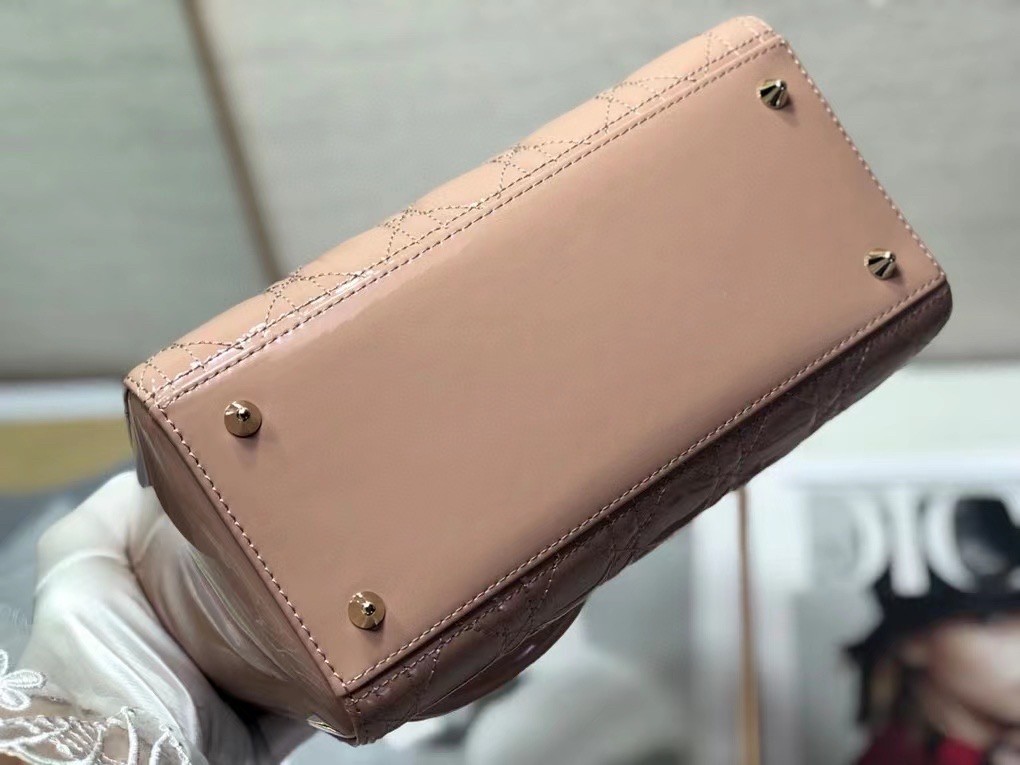 D*or medium lady D*or bag in powder patent cannage calfskin