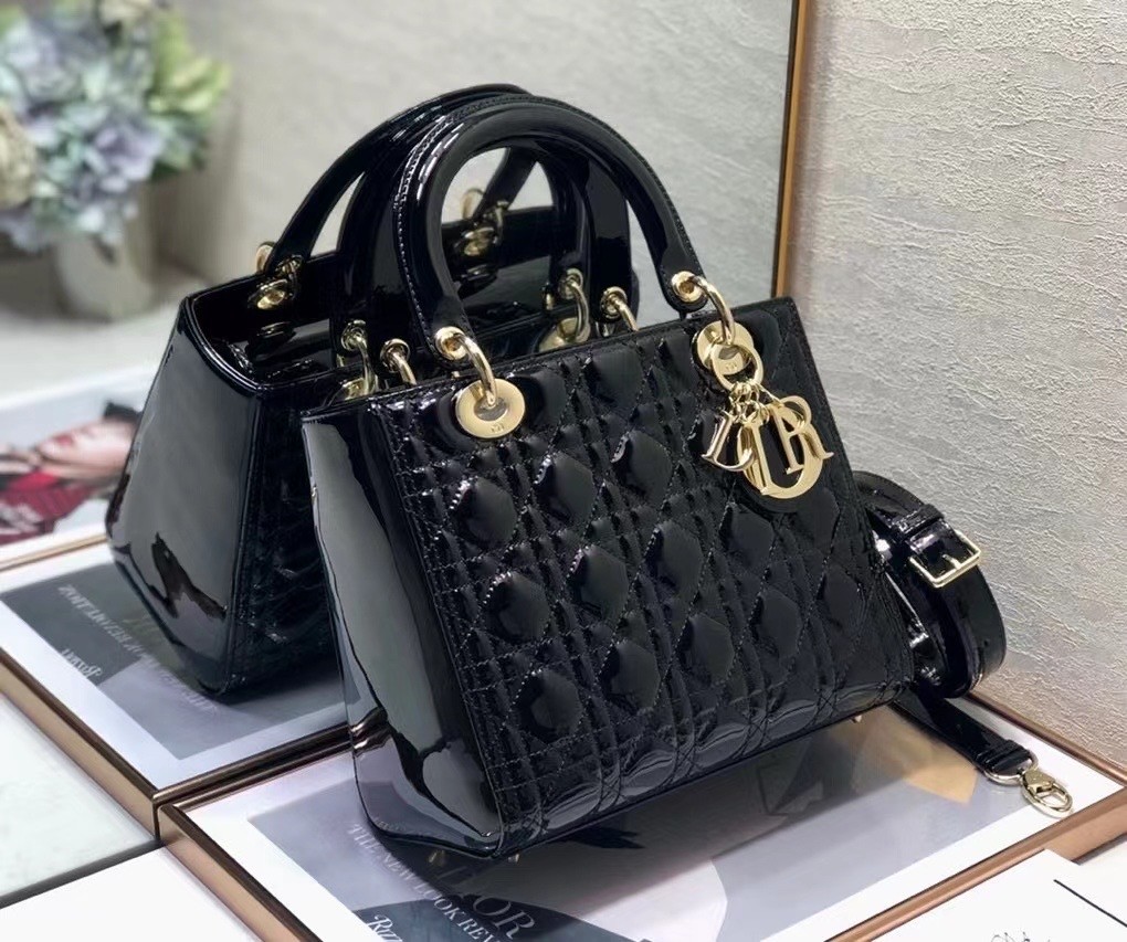 D*or medium lady D*or bag in black patent cannage calfskin