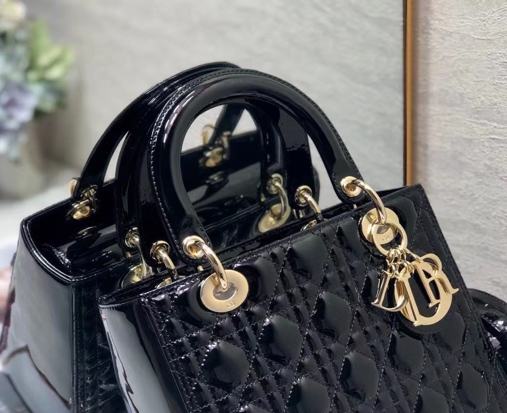 D*or medium lady D*or bag in black patent cannage calfskin