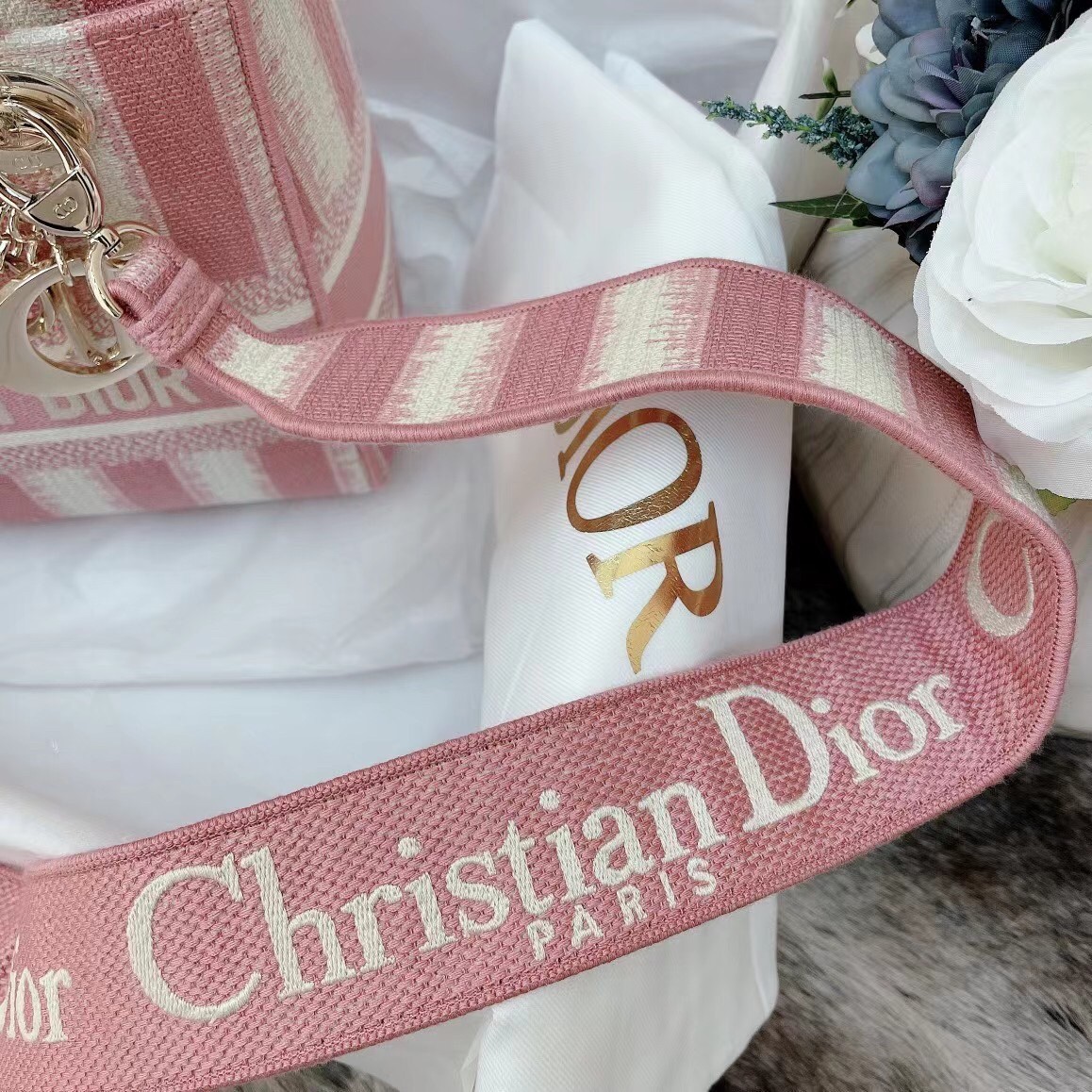 D*or medium lady d-lite bag in pink d-stripes embroidery