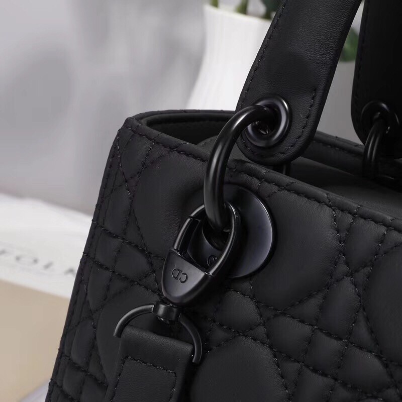 D*or medium lady D*or ultra-matte so black bag