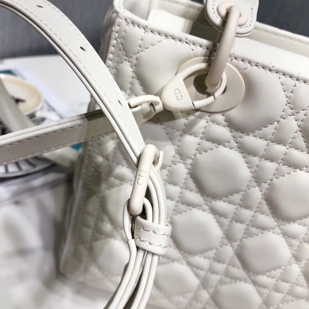 D*or medium lady D*or bag in white ultra matte calfskin