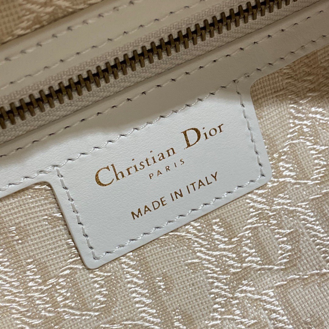 D*or medium lady D*or bag in wicker and white oblique jacquard