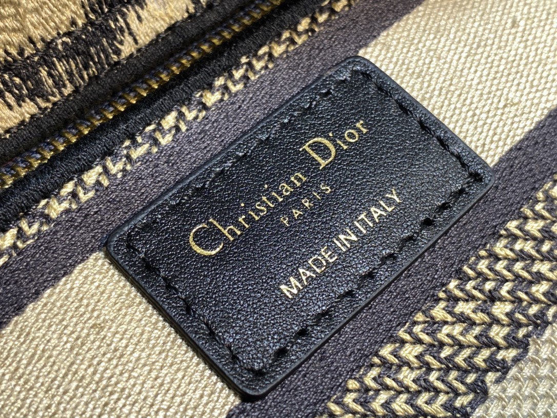 D*or mini lady d-lite bag in beige multicolor mizza embroidery