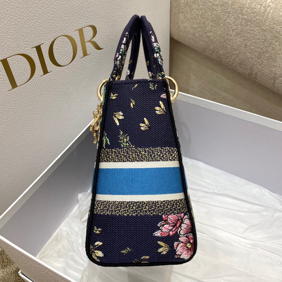 D*or medium lady d-lite bag in blue d-constellation embroidery