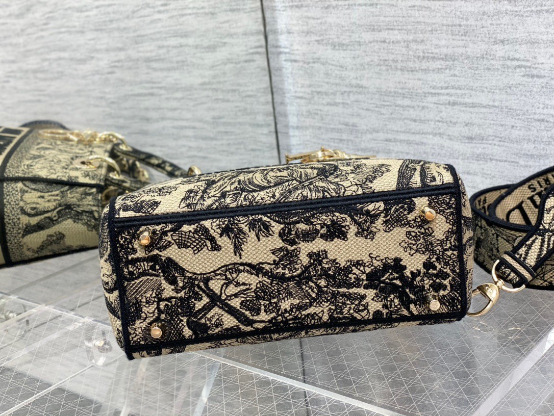 D*or medium lady d-lite bag in brown toile de jouy embroidery