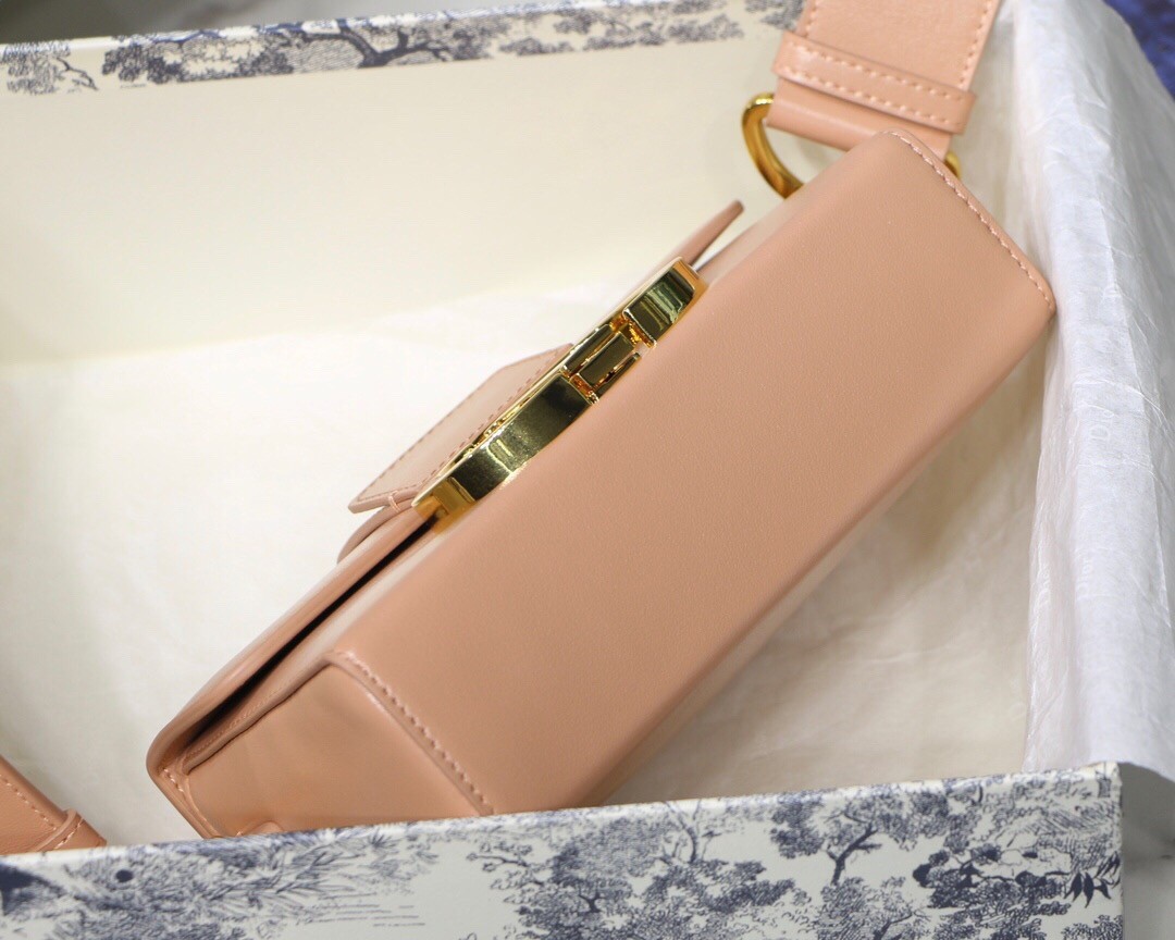 D*or 30 montaigne box bag in powder box calfskin