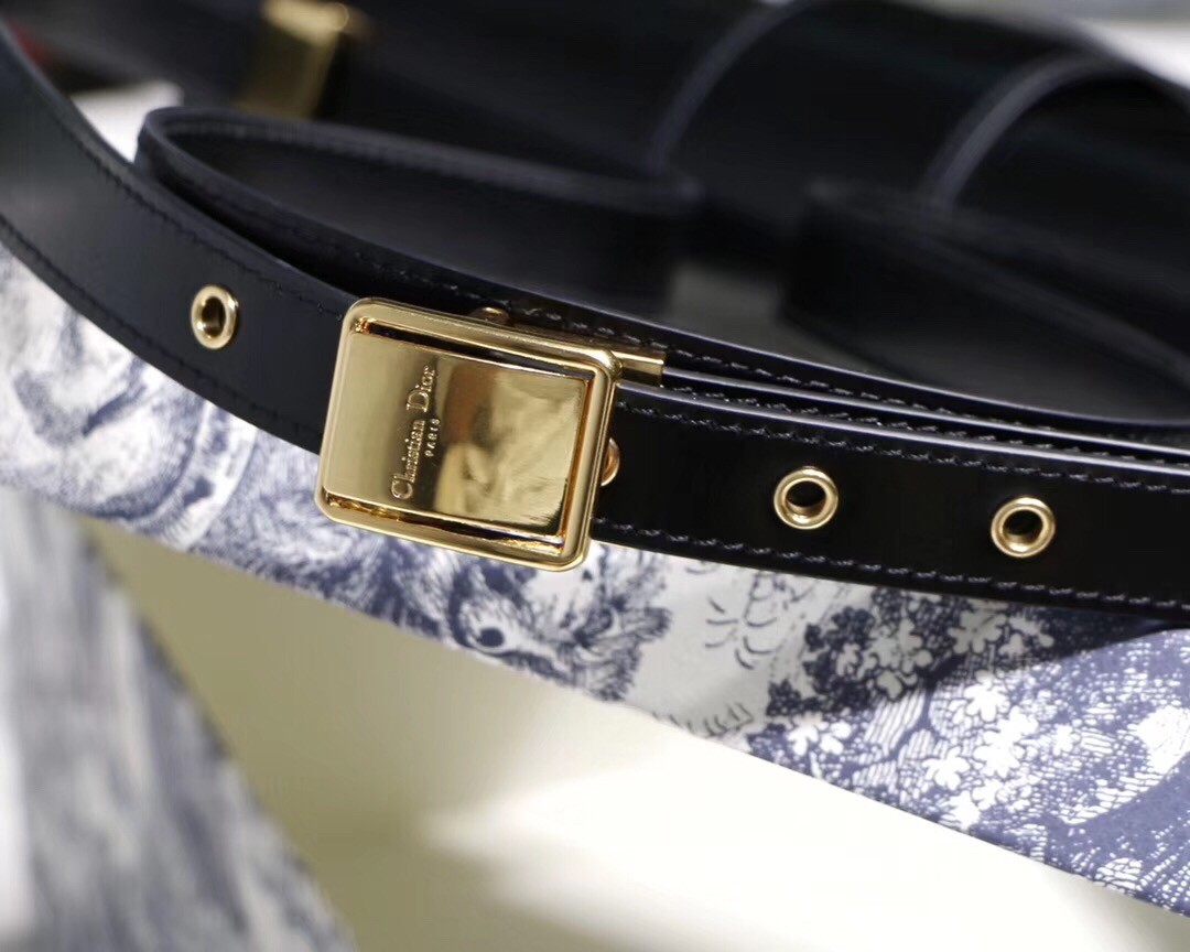 D*or 30 montaigne shoulder bag in black calfskin