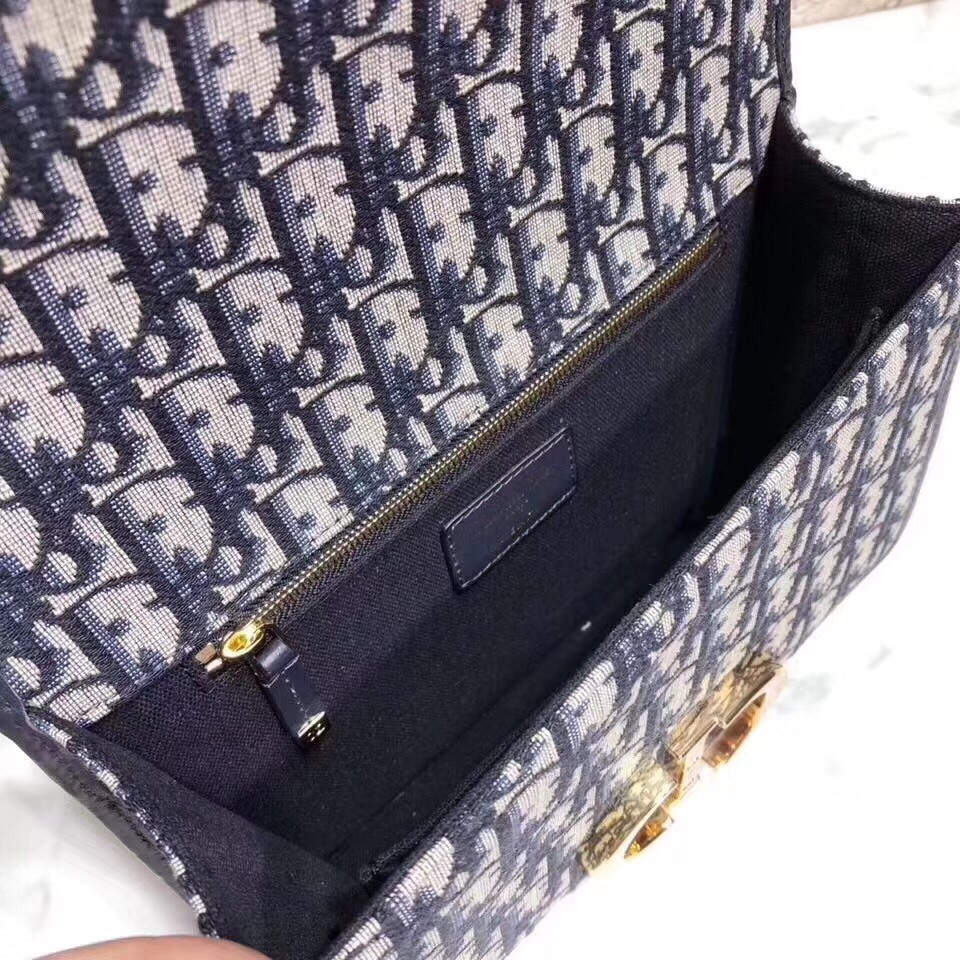 D*or 30 montaigne bag in blue oblique jacquard canvas
