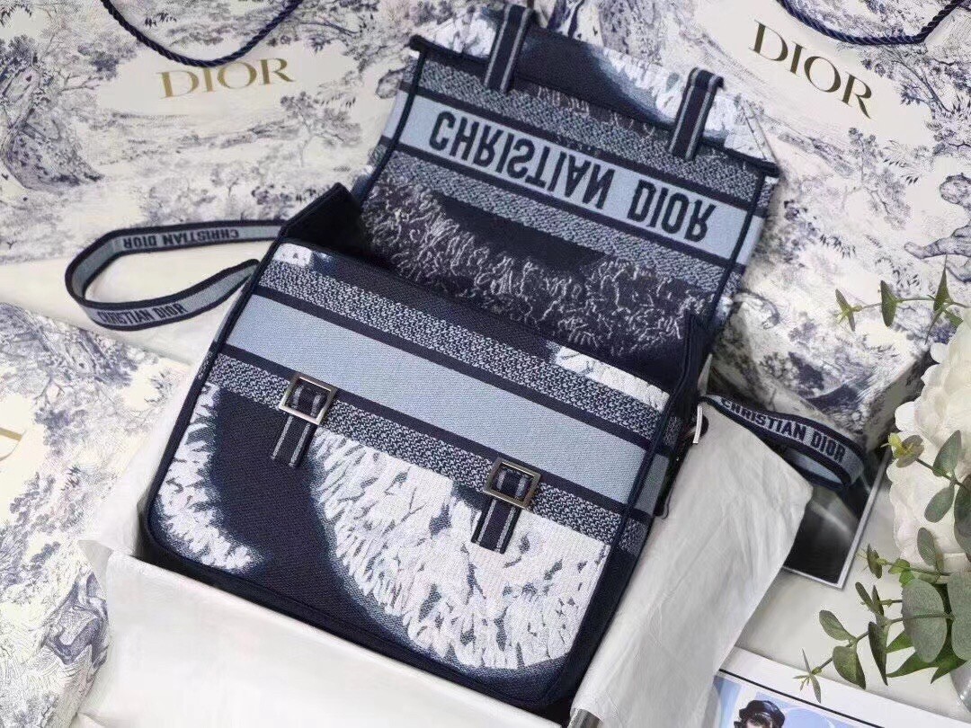 D*or D*orcamp messenger bag in multicolor tie embroidery