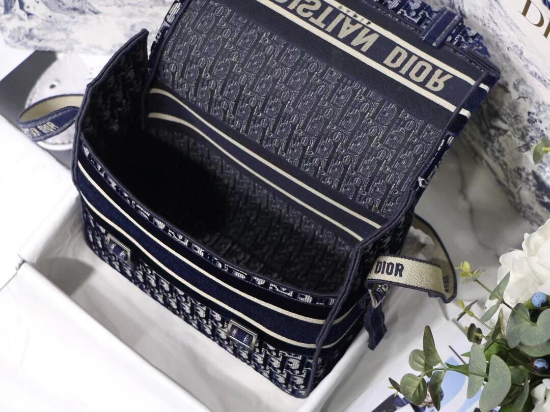 D*or D*orcamp messenger bag in blue oblique embroidered velvet