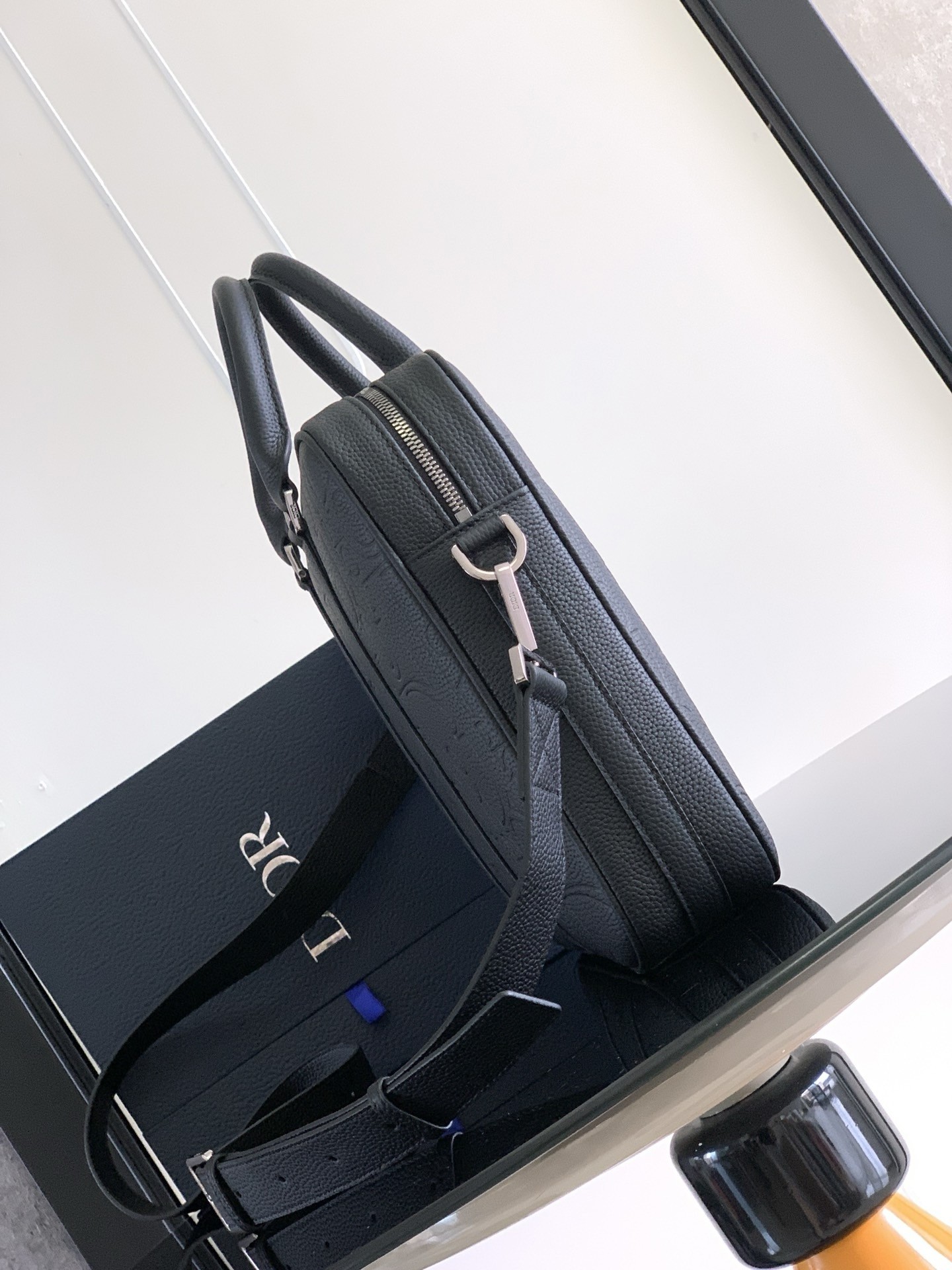 D*or zipped briefcase in black gravity leather