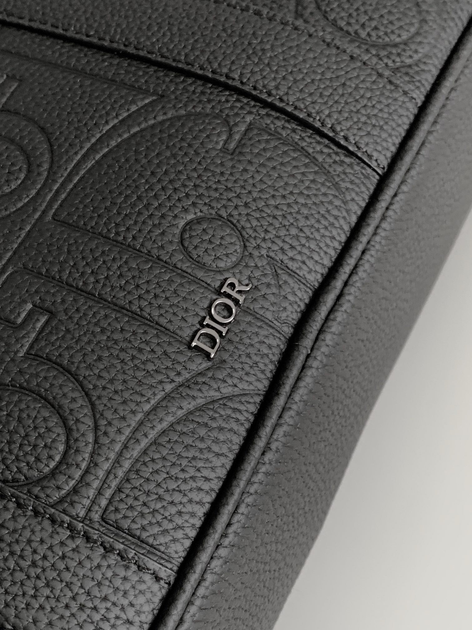 D*or zipped briefcase in black gravity leather