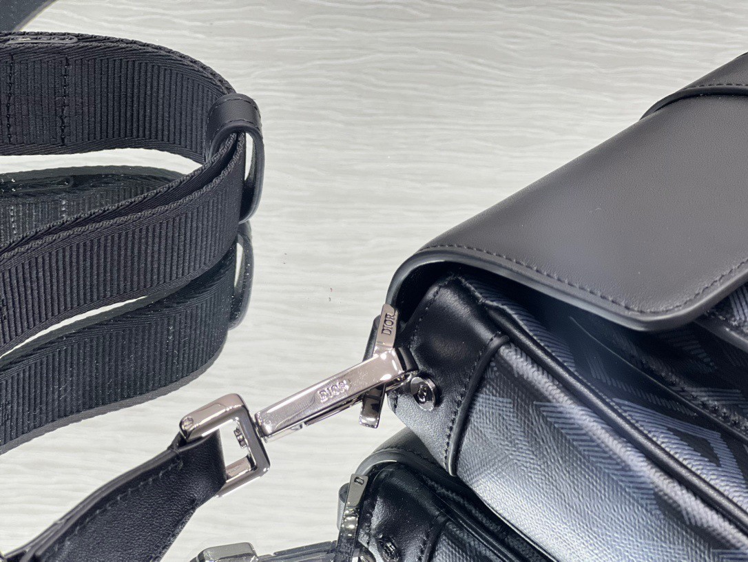 d*or hit the road messenger bag in black cd Di*m*nd canvas